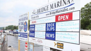 dock-signboard