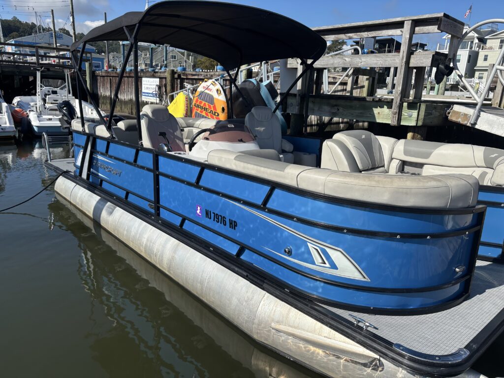 2021 Starcraft EXS 3 wave blue