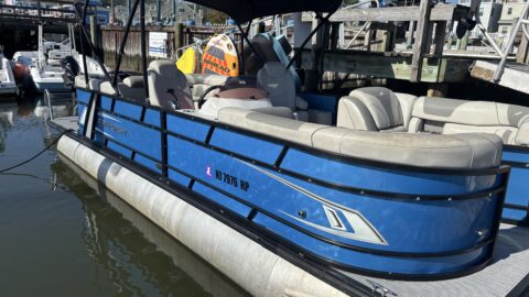 2021 Starcraft EXS 3 wave blue