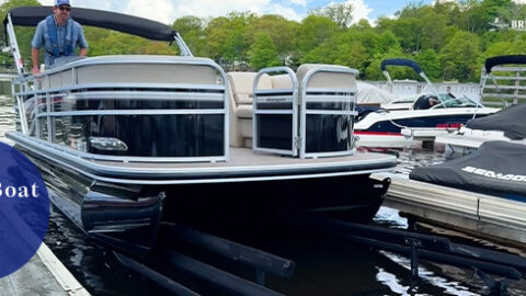 how to drive a boat onto a trailer